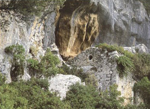 Spiliotissa Cave - Orthonies