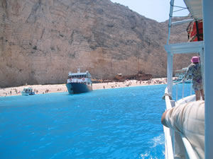 Approaching the shipwreck on an island cruiser